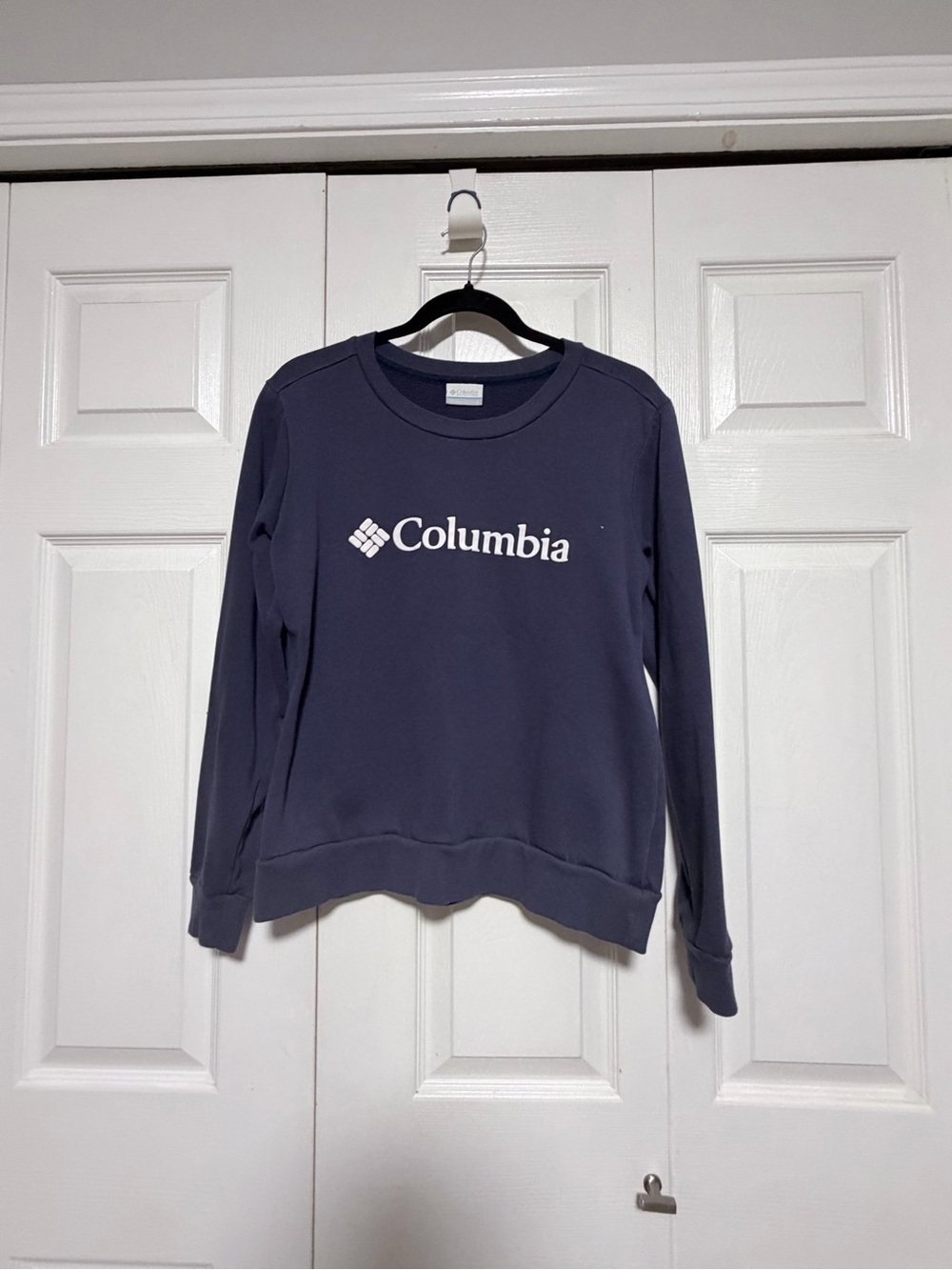 Columbia Women's Crewneck Sweatshirt in Dark Blue with White Logo